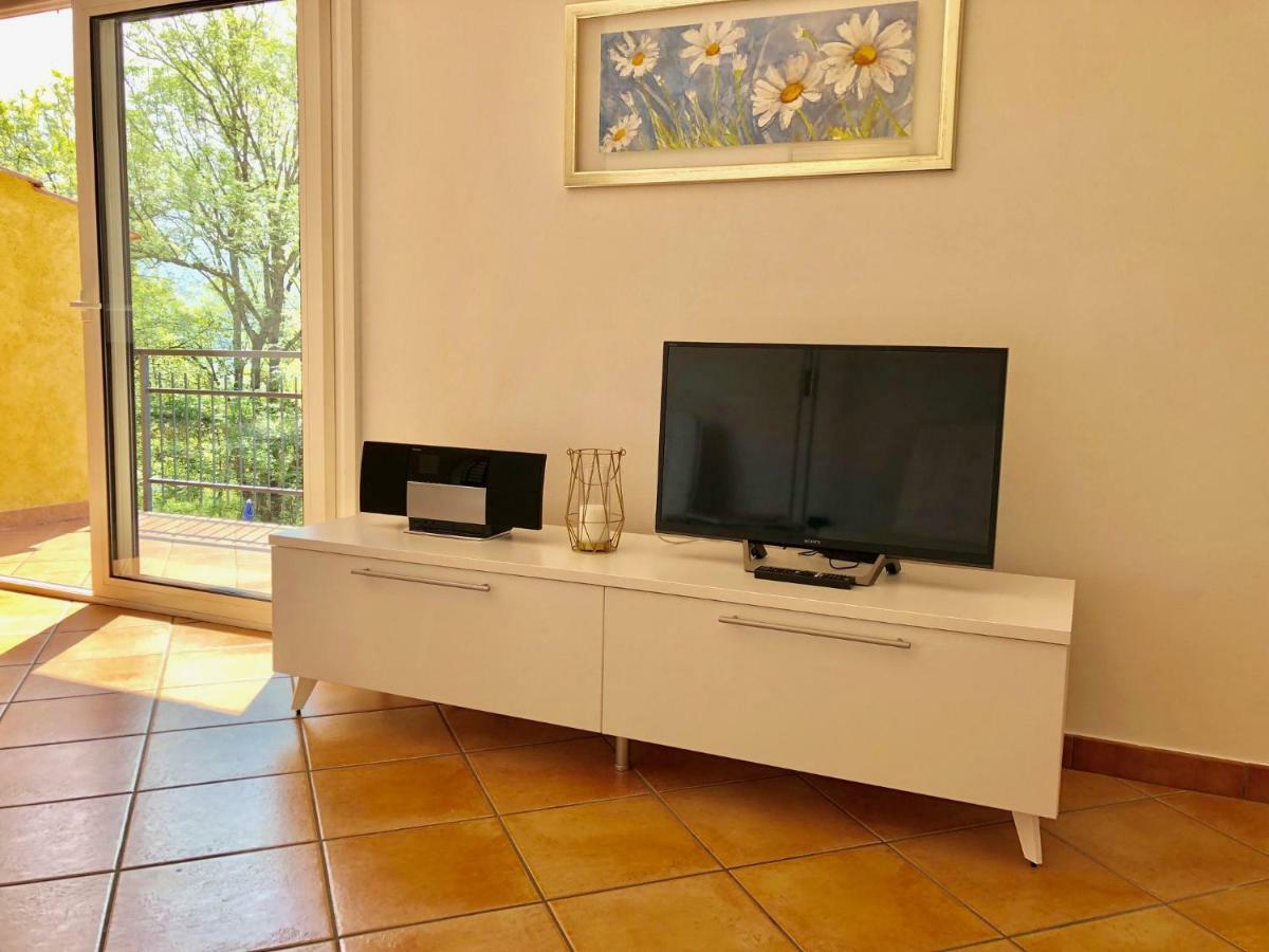 Residenza Ai Ronchi 1 2 6 Aparthotel Maccagno Bagian luar foto