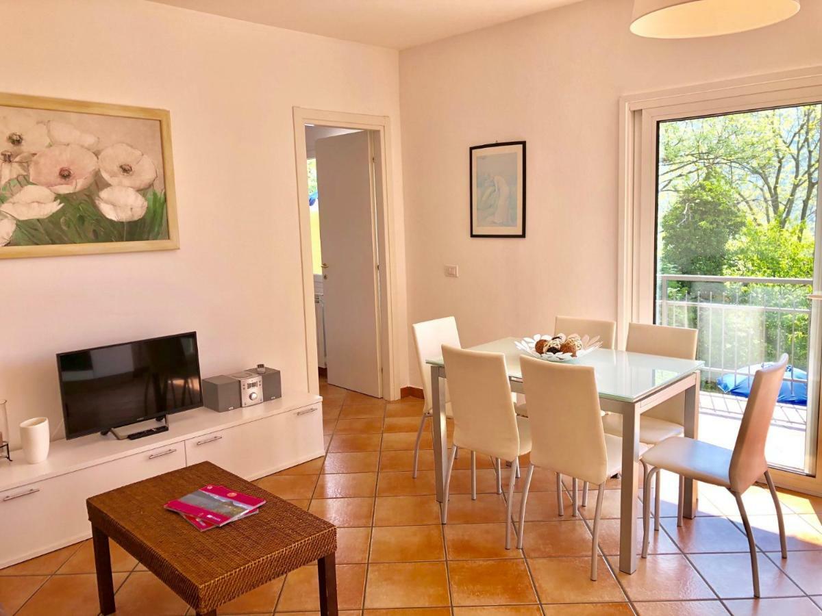 Residenza Ai Ronchi 1 2 6 Aparthotel Maccagno Bagian luar foto